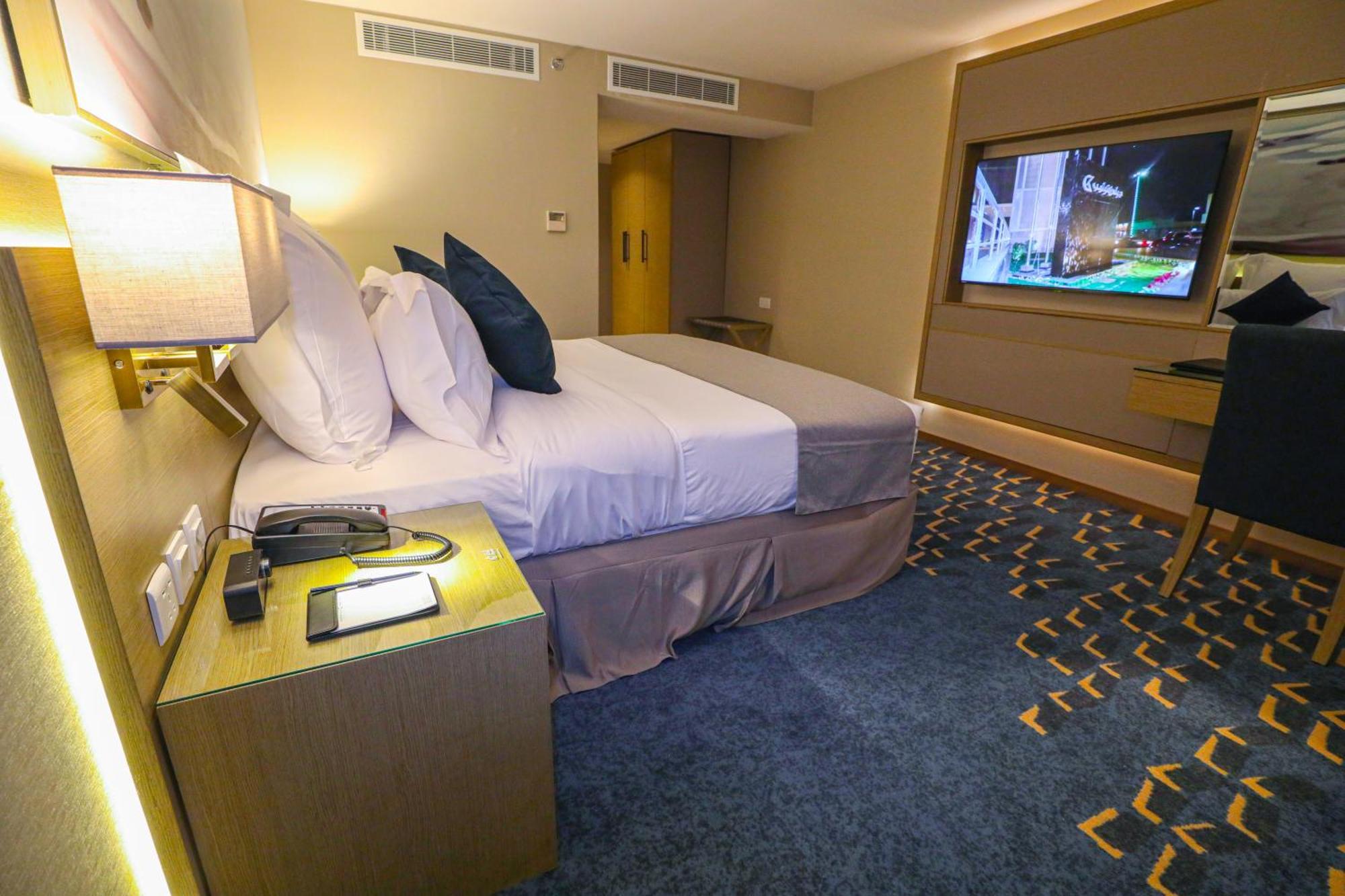 Cheerful Al Waha Unayzah Hotel อันนีซาฮ์ ภายนอก รูปภาพ