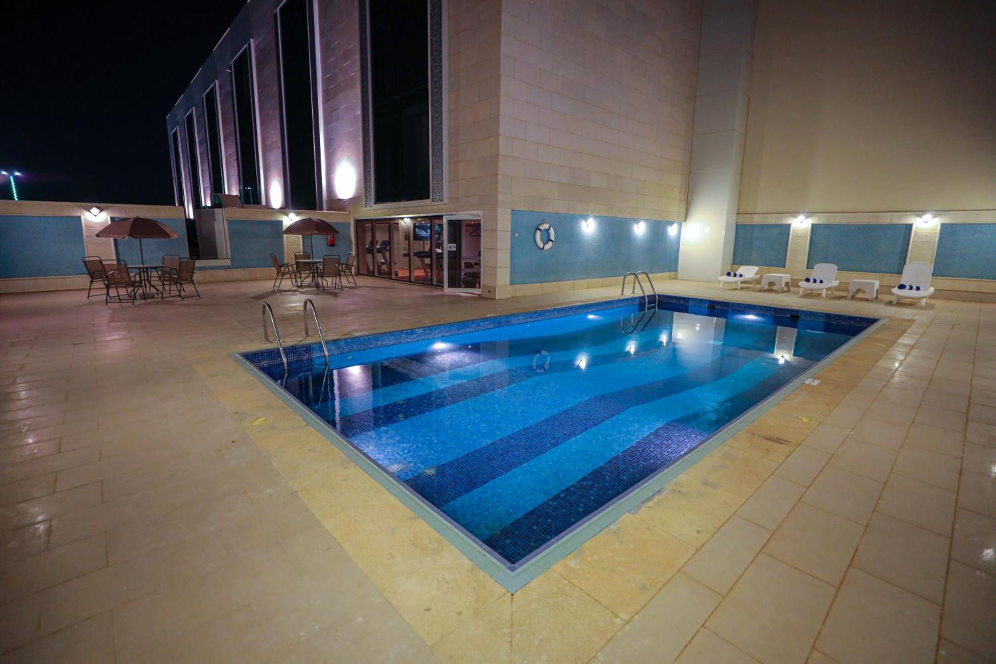 Cheerful Al Waha Unayzah Hotel อันนีซาฮ์ ภายนอก รูปภาพ