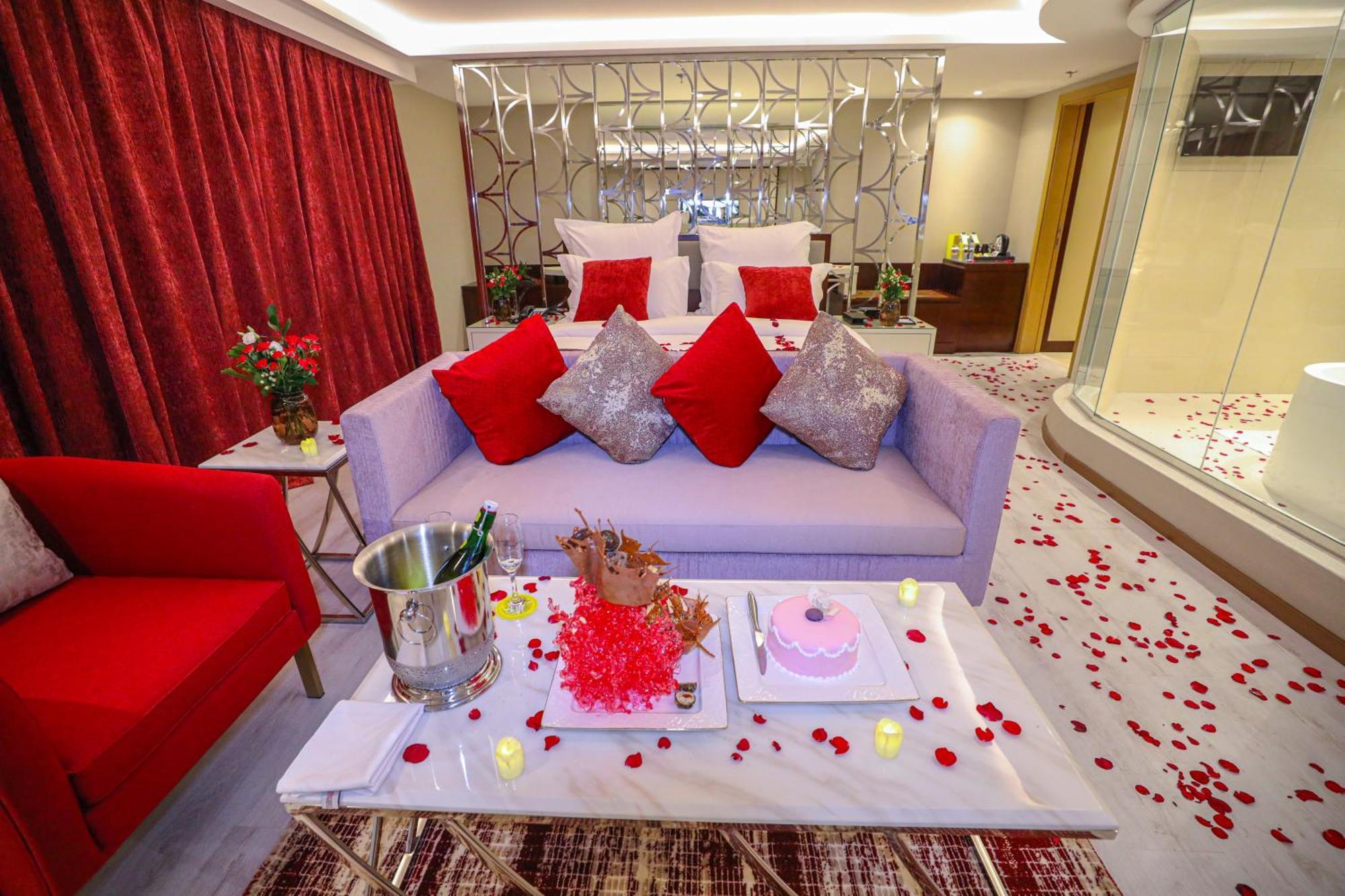 Cheerful Al Waha Unayzah Hotel อันนีซาฮ์ ภายนอก รูปภาพ