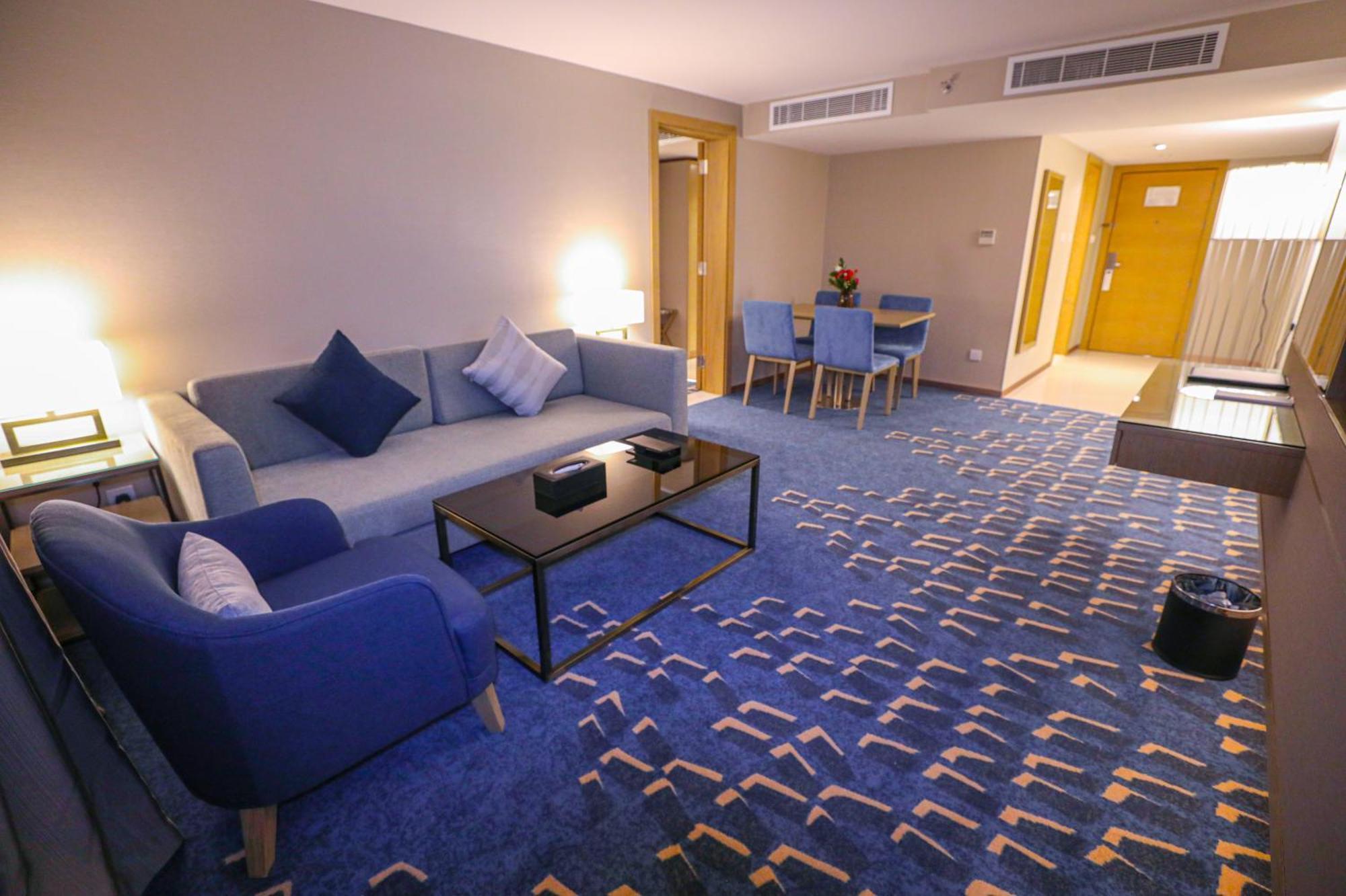 Cheerful Al Waha Unayzah Hotel อันนีซาฮ์ ภายนอก รูปภาพ